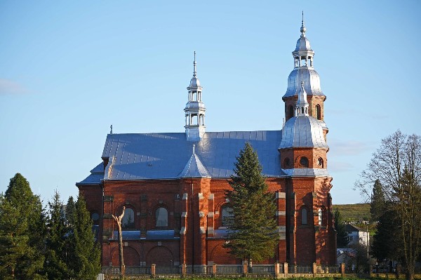 Renowacja dachu kościoła 